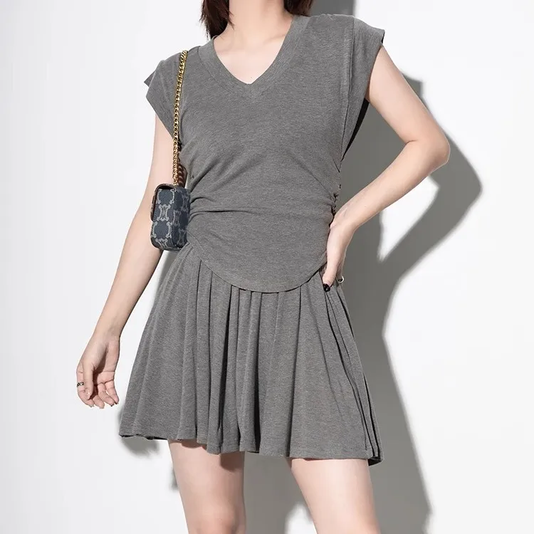 2025灰色T恤半身裙套装女夏收腰修身显瘦上衣短款百褶裙两件套潮