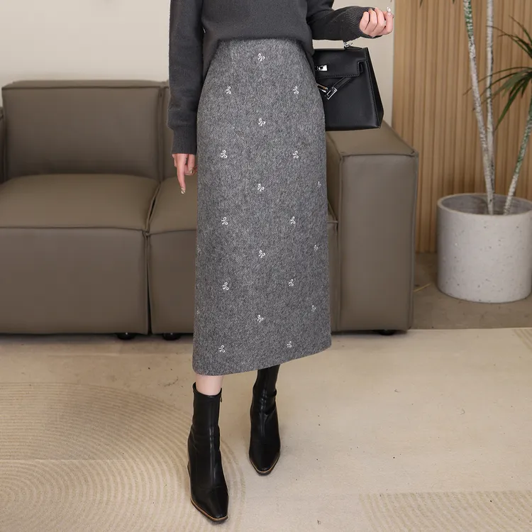 蝴蝶结刺绣羊毛呢半身裙女冬季新款气质直筒裙高腰a字包臀裙28706