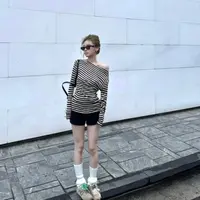 宽松蝙蝠袖韩系chic性感纯欲风辣妹掐腰斜肩条纹薄款罩衫长袖上衣