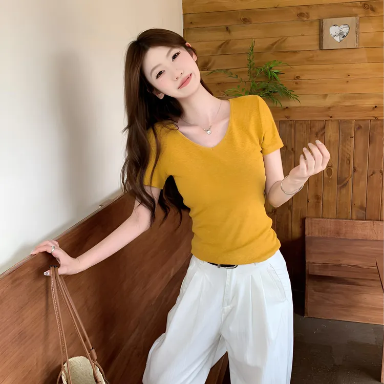 2025夏季新款正肩V领洋气纯色短袖T桖女修身显瘦百搭高腰上衣小众