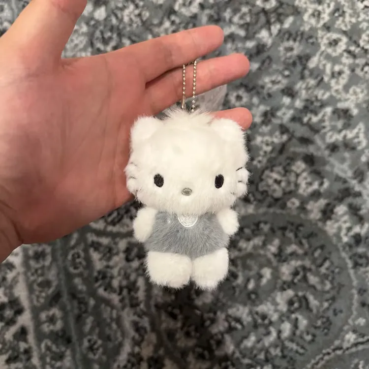 【首尔限定】Hello Kitty 丹尼尔 小长毛Kitty钥匙扣玩偶