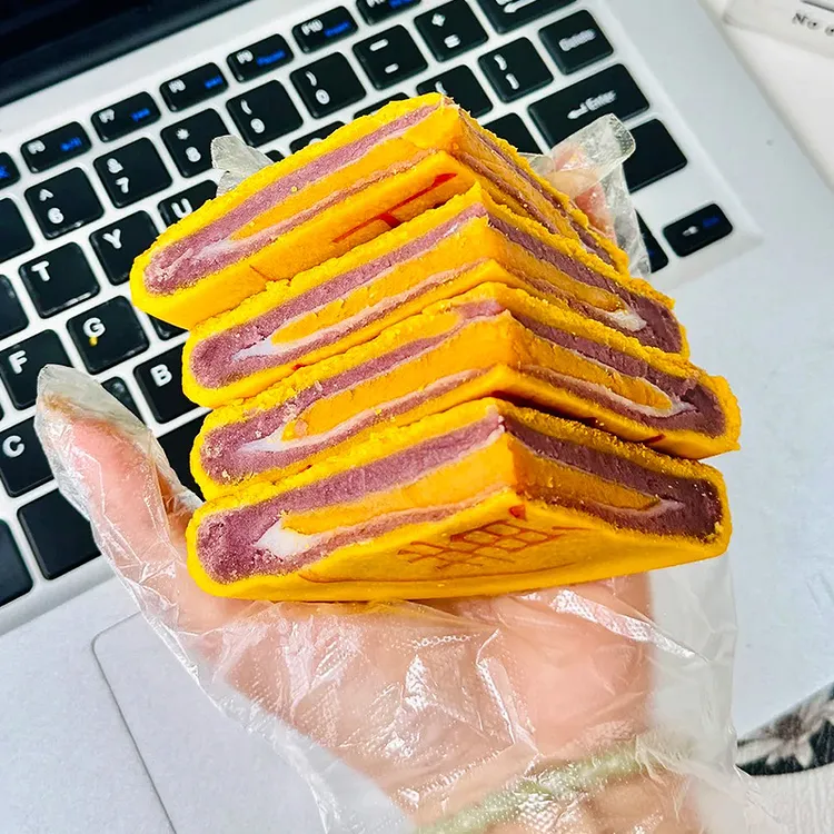黄金万两芋泥咸蛋黄拉丝雪媚娘大月饼糕点中秋节零食送礼整箱批发