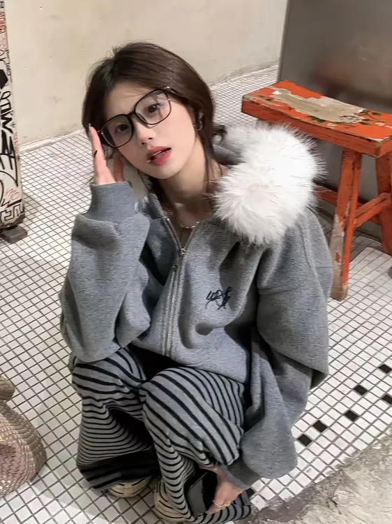 秋冬灰色复古毛巾领字母刺绣连帽外套女2025新款开衫韩系慵懒风