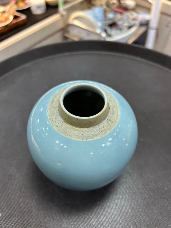 天蓝釉小罐，雨过天青色釉水莹润，星子土胎质