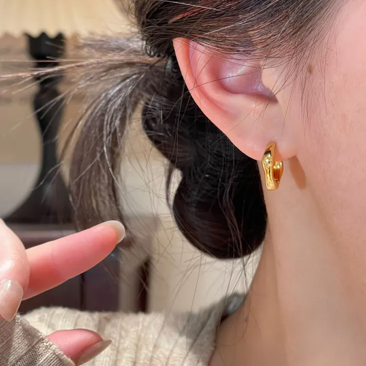  百搭简约素款气质耳扣时尚小众设计感轻奢耳饰R3017