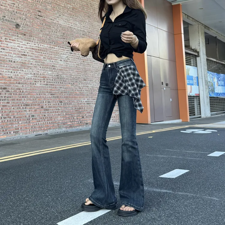 黑灰色微喇叭牛仔裤女2025秋季新款弹力中高腰修身显瘦
