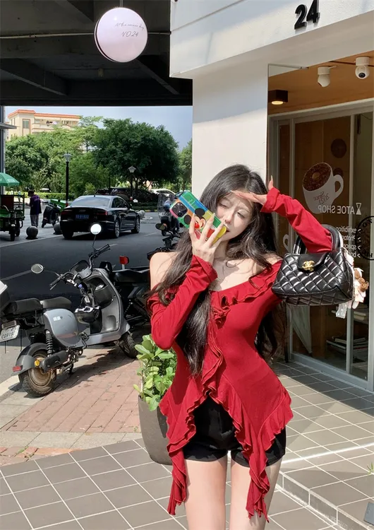 荷叶边飘带喇叭袖一字肩修身辣妹露肩长袖打底T恤上衣/百搭短裤女