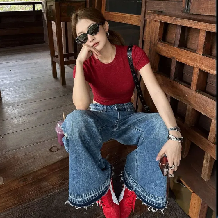 2025春季新款时尚打底衫T恤圆领套头短袖修身百搭洋气高腰牛仔裤