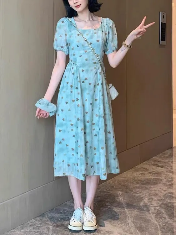 【半夏恋语】方领显白气质爱心设计高腰显瘦静奢风雅致减龄连衣裙