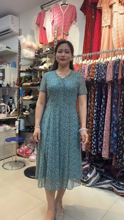 连衣裙蕾丝八片台湾纱连衣裙宽松气质高弹力蓝色