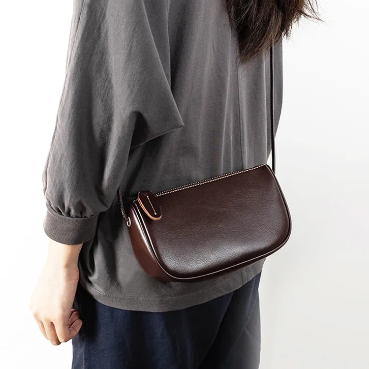 真皮手机包小众设计单肩腋下包女2025新款百搭斜挎小包美拉德时尚