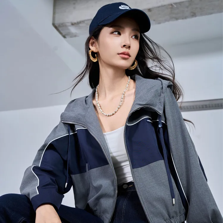 俪妍【LIVELY·YAN】25秋季款外套42326运动短款时尚休闲宽松长袖