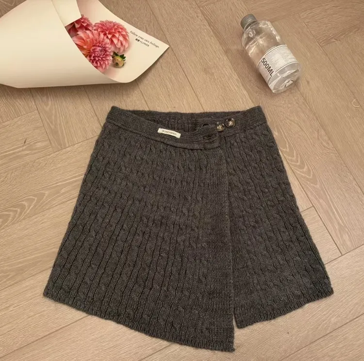 休闲小香风女士含羊毛麻花屁帘外搭高档秋冬叠穿服饰配件漂亮洋气