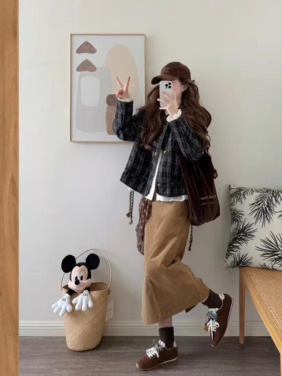 2025冬季新款韩系气质显瘦保暖菱格棉上衣文艺咖色半身裙两件套装