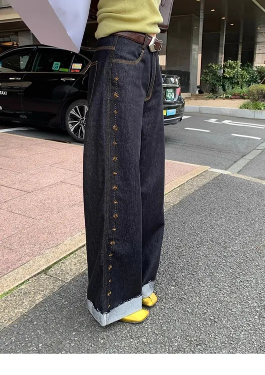 周美美 丹宁轨迹复古原牛金色钉珠直筒翻边牛仔裤