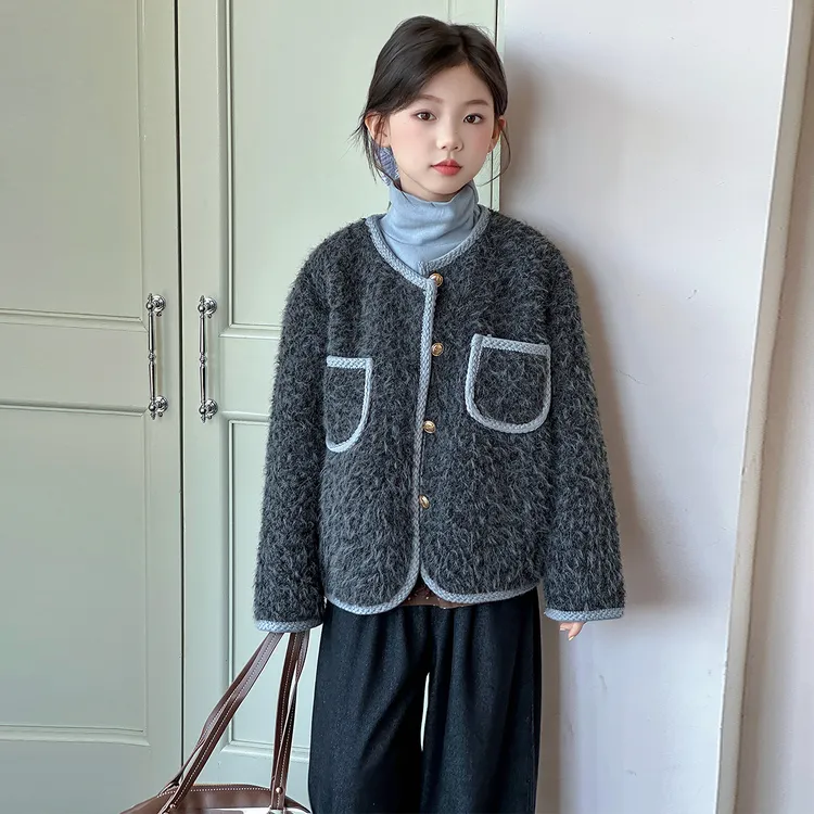 女童外套套装秋冬款2025新款儿童洋气小香风加厚毛绒打底女孩冬装
