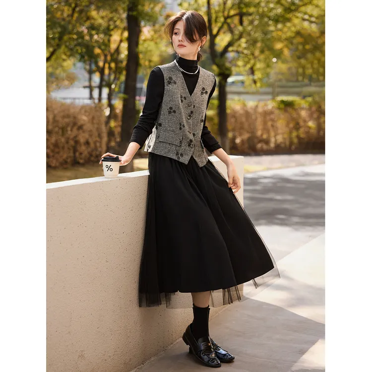 优雅小香风套装女冬季新款复古提花马甲网纱连衣裙两件套