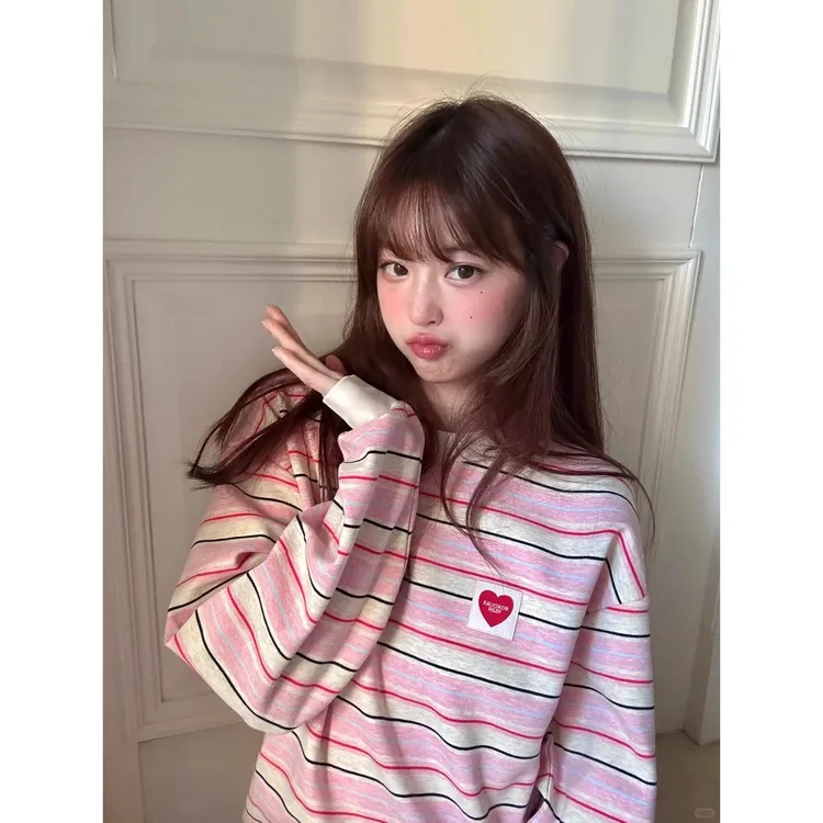 韩系甜美粉色条纹爱心长袖t恤女秋季2025新款设计感小众宽松上衣