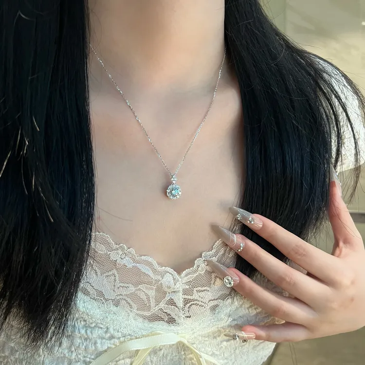 温柒 钛钢项链 满钻太阳花项链轻奢小众百搭高级精致设计感锁骨链