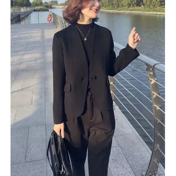 23762大爱美依缘2025秋冬新款时尚净版呢子西服外套小个子显瘦女