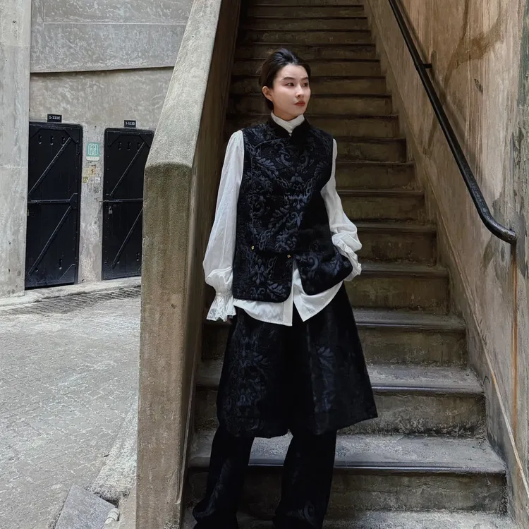 infobyfive2025秋冬小蓝拜年新中式民族风马夹女士贰NF0510062