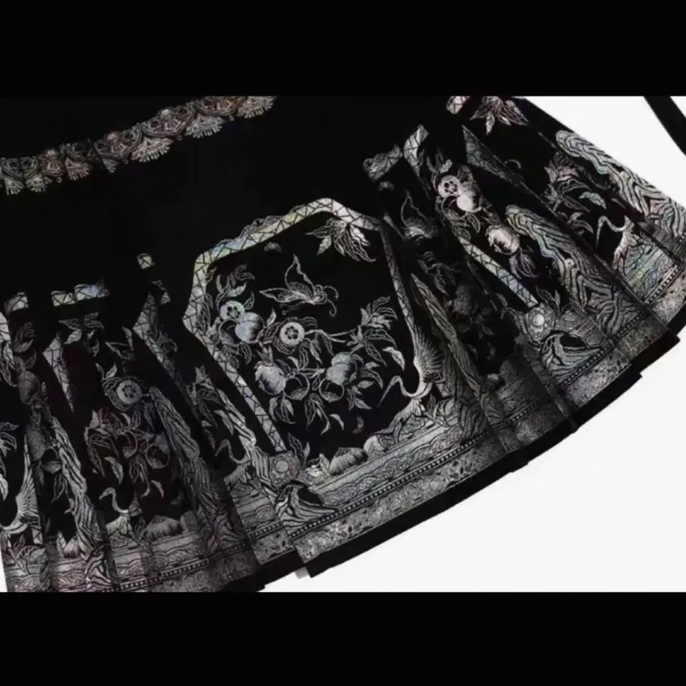 白帝南歌《桃鹤迎春》原创马面