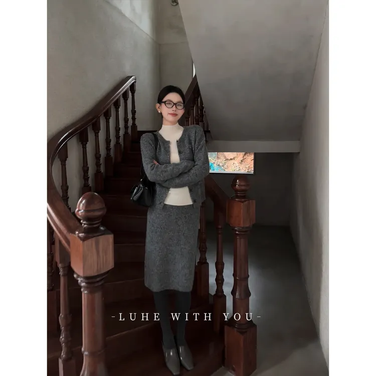 LUHE【切尔顿书馆】hehe私服~格雷系羊毛针织衫+针织裙