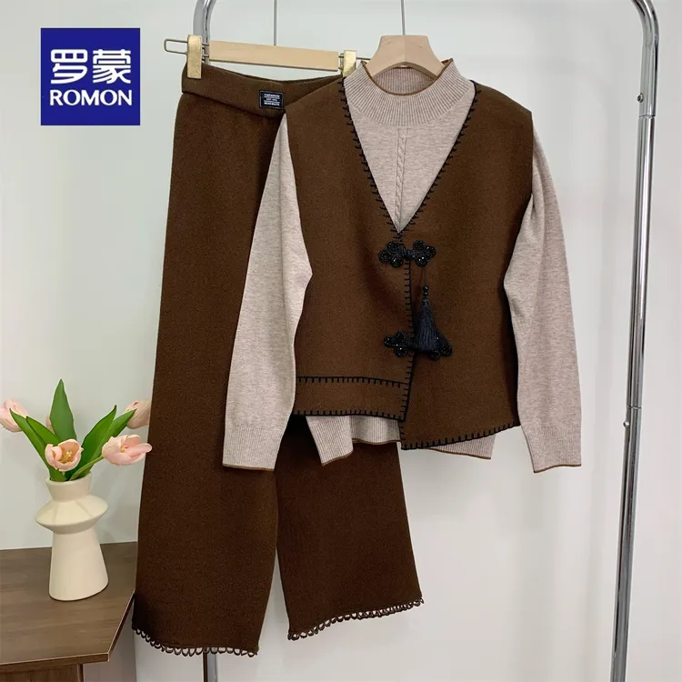 罗蒙新中式妈妈春秋装国风三件套2025新款中老年女洋气针织衫套装