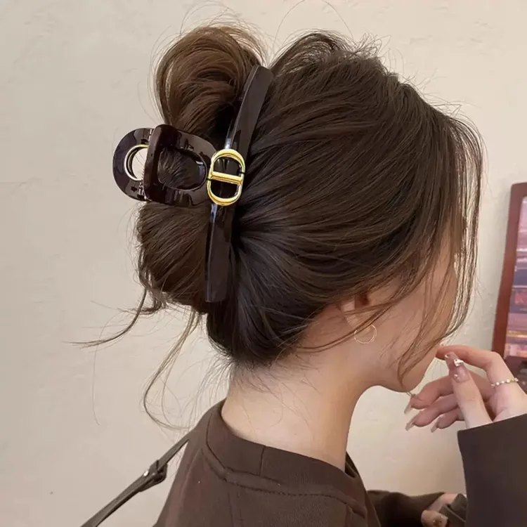 极简风抓夹女复古D标港风显白发夹发卡夹子简约头饰鲨鱼夹发夹