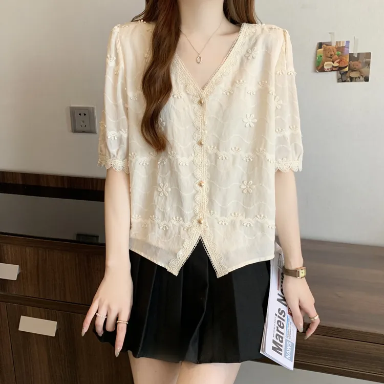 大码遮肚子洋气蕾丝刺绣短袖衬衫女夏季胖mm宽松显瘦百搭减龄上衣