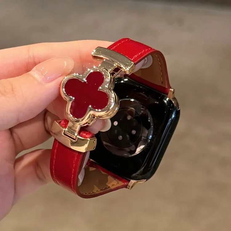 四叶草磁吸扣皮质苹果手表表带适用于Apple Watch10iwatch11SE789