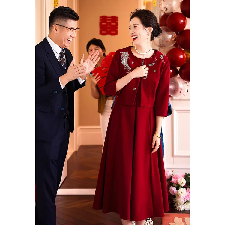 【戏庭画】红色妈妈婚宴气质两件套2025秋冬新款喜婆婆礼服裙子女