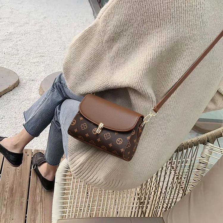 包包2025新款斜挎包女包单肩小包轻奢小众百搭高级感夏季小方包
