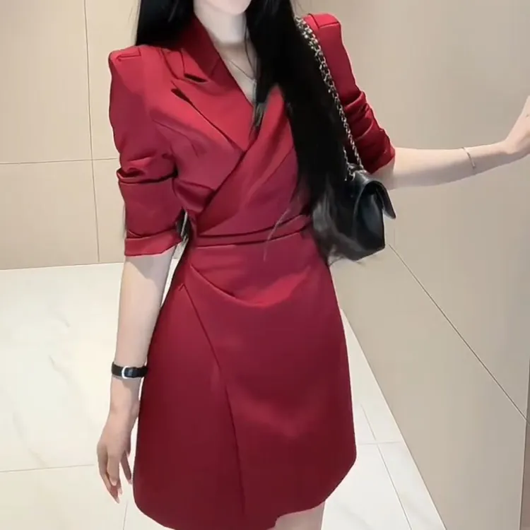 连衣裙礼服显瘦气质时尚法式收腰裙子轻奢修身名媛长袖设计感女装