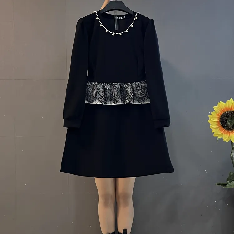 秋季新款轻奢风时尚拼接蕾丝假两件圆领镶钻气质显瘦连衣裙