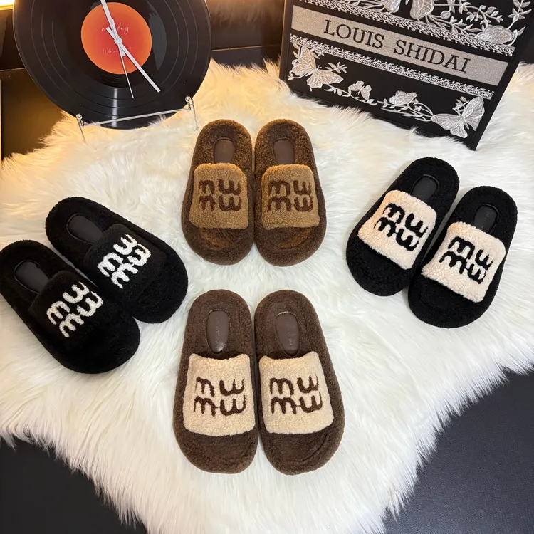 2025新款休闲风保暖舒适秋冬季ins时尚毛毛鞋耐磨绣花外穿一字拖