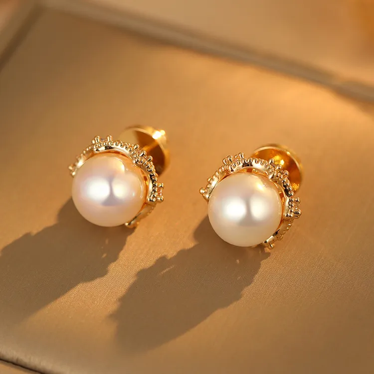 铜合金耳饰 法式锆石耳钉女轻奢高级感气质百搭耳环2025时尚白色