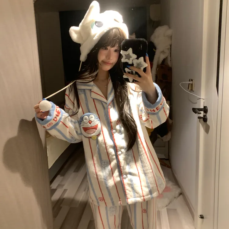 珊瑚绒睡衣女秋冬季25新款大码加厚法兰绒机器猫套装可外穿家居服