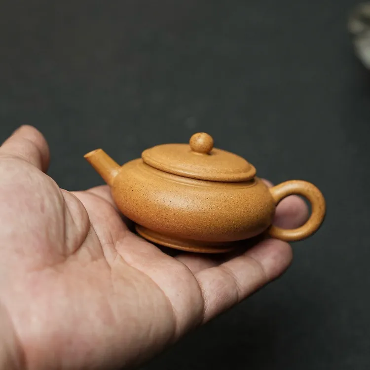 迷你小宫灯·性价比 把玩器·60cc原矿黄金段 水色古朴润泽