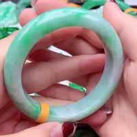 翡翠手镯未镶嵌翡翠