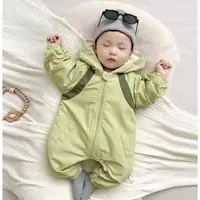 婴儿衣服新款宝宝连体衣超萌春秋冲锋衣恐龙外出婴幼儿外套防风