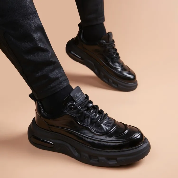 新款时尚百搭青年运动休闲皮鞋男士厚底平底潮流韩版英伦透气板鞋