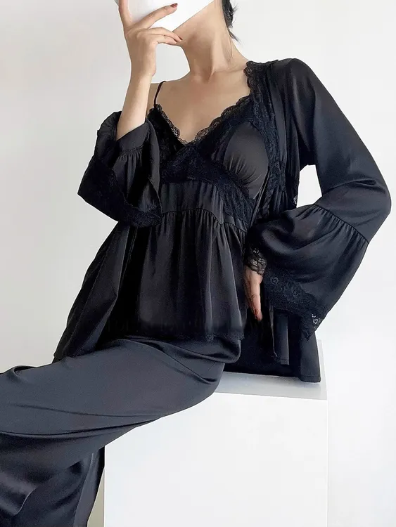 睡衣女款爆款2025新款轻奢欧若风冰丝带胸垫三件套性感吊带家居服