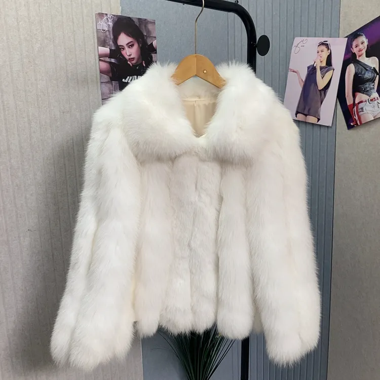 2025短款狐狸毛外套白色翻领竖条设计百搭洋气