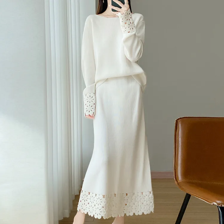 纯羊毛复古休闲针织套装女款爆款2025新款洋气镂空气质毛衣两件套