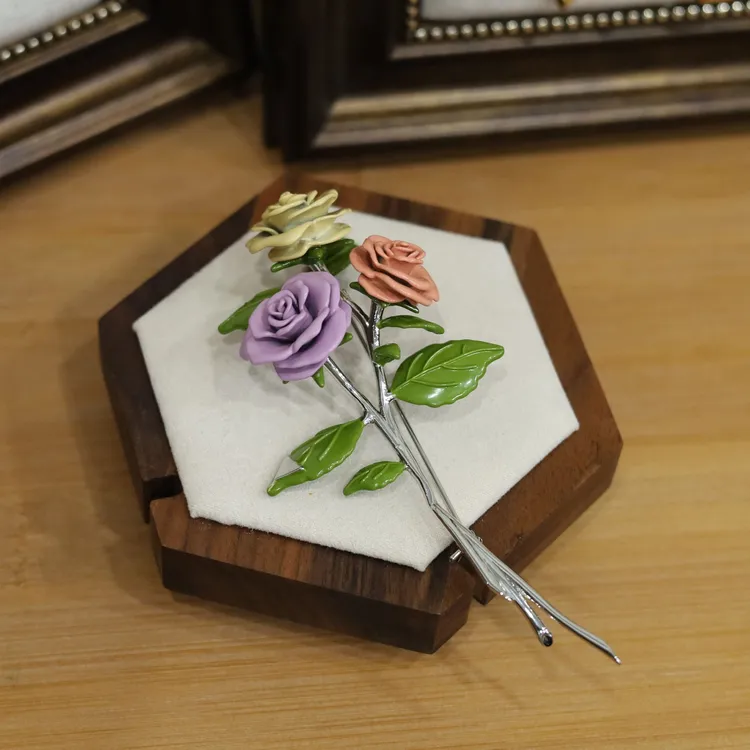 铜合金胸针 三色花胸针复古胸针手工百搭少女法式优雅森系