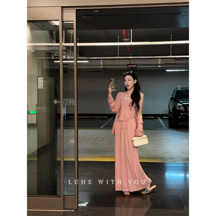 LUHE【莓果慕斯】hehe私服~羊毛针织背心+外套+半裙