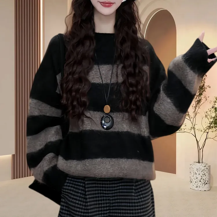 琥珀流光风圆领条纹毛衣女冬季新款小众设计感圆领长袖打底针织衫