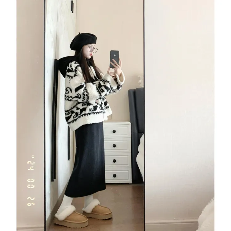 秋冬一整套女装2025新款韩版高级感连帽保暖毛绒外套半身裙两件套