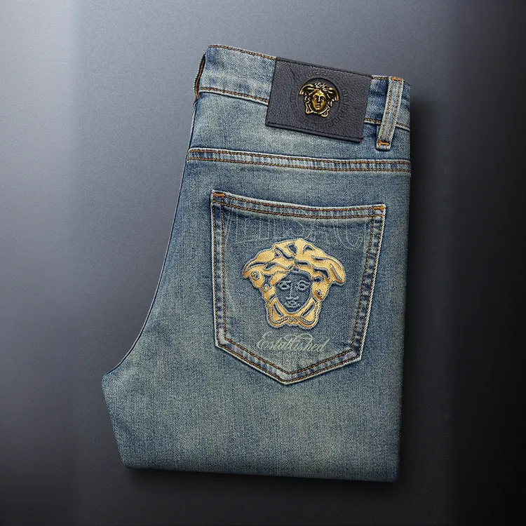 喀费基赫男士春季浅蓝色牛仔裤男士潮流刺绣修身时尚小脚长裤子薄